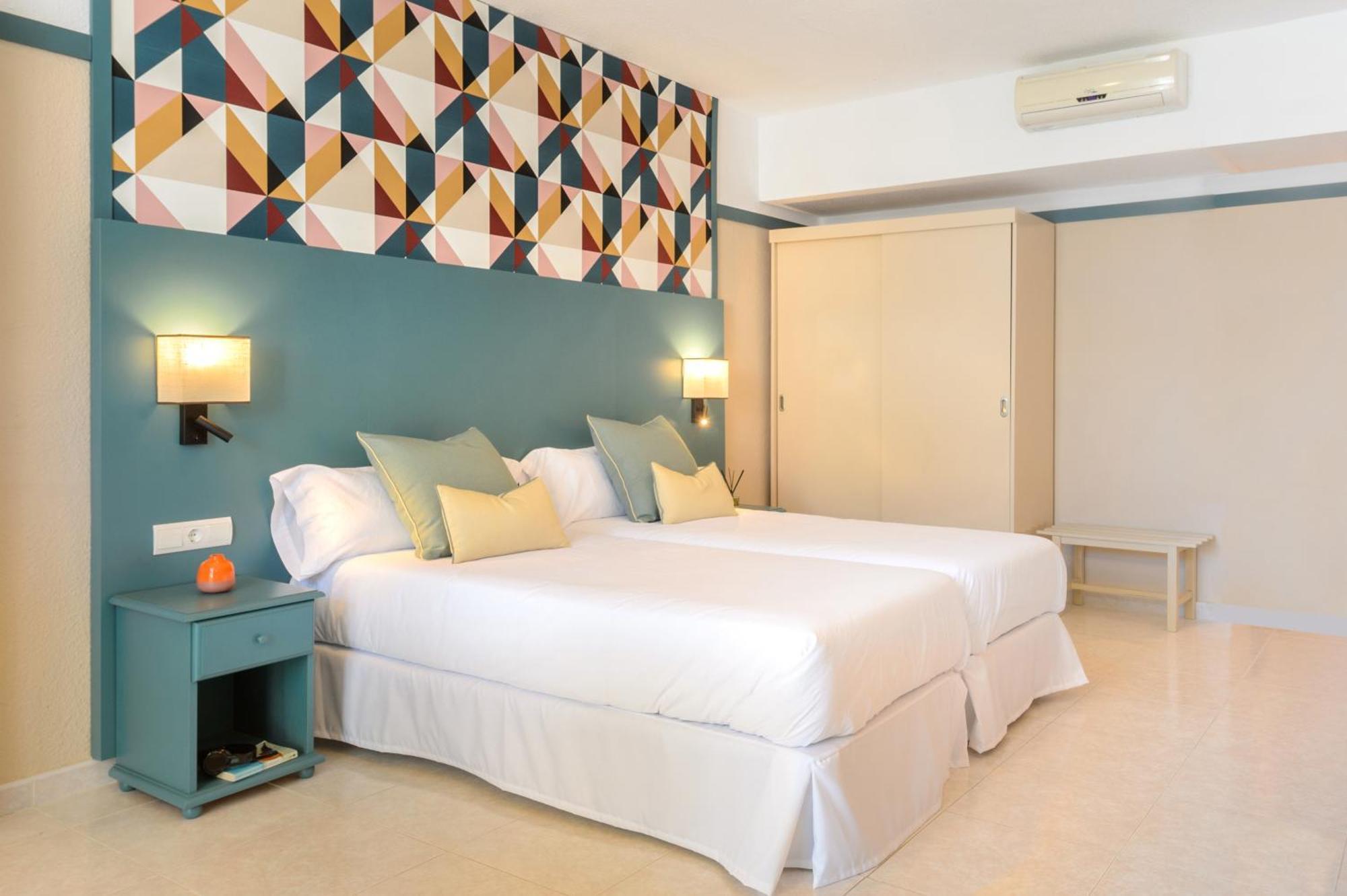 Aparthotel Vibra Club Maritim Sant Antoni de Portmany Zewnętrze zdjęcie