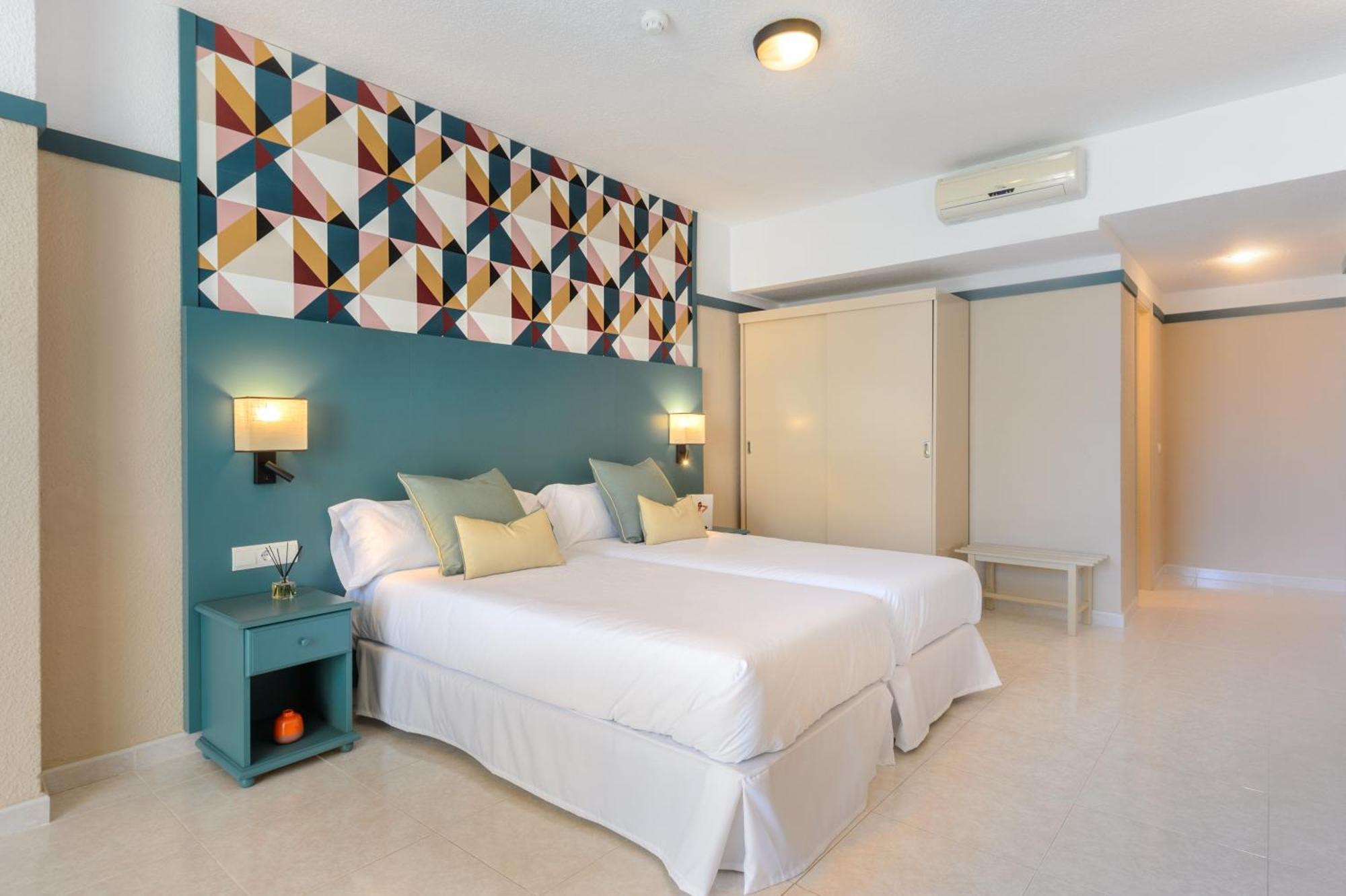Aparthotel Vibra Club Maritim Sant Antoni de Portmany Zewnętrze zdjęcie