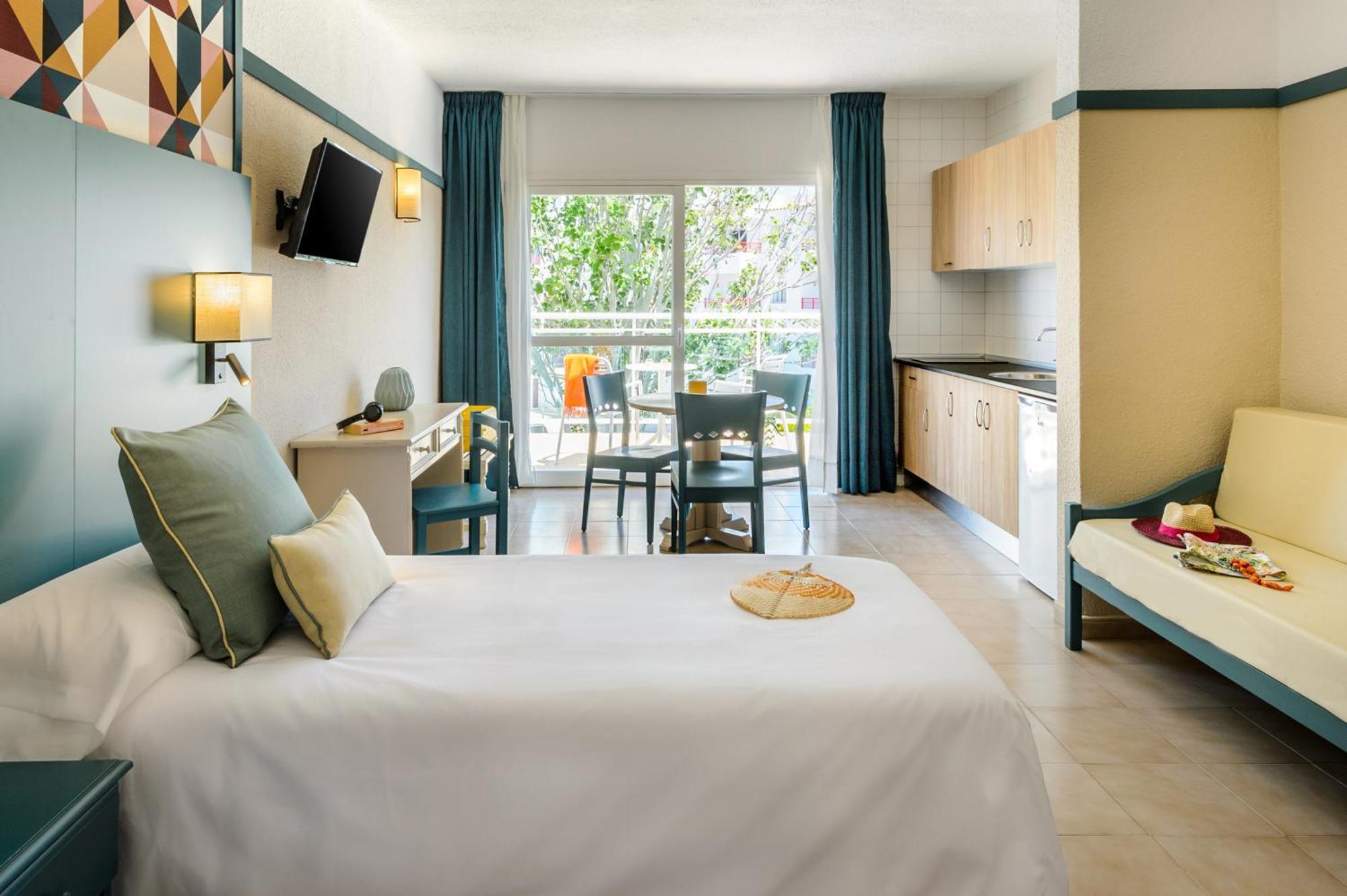 Aparthotel Vibra Club Maritim Sant Antoni de Portmany Zewnętrze zdjęcie